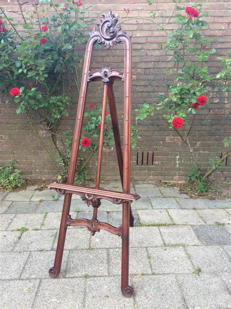 easel with stand|More.